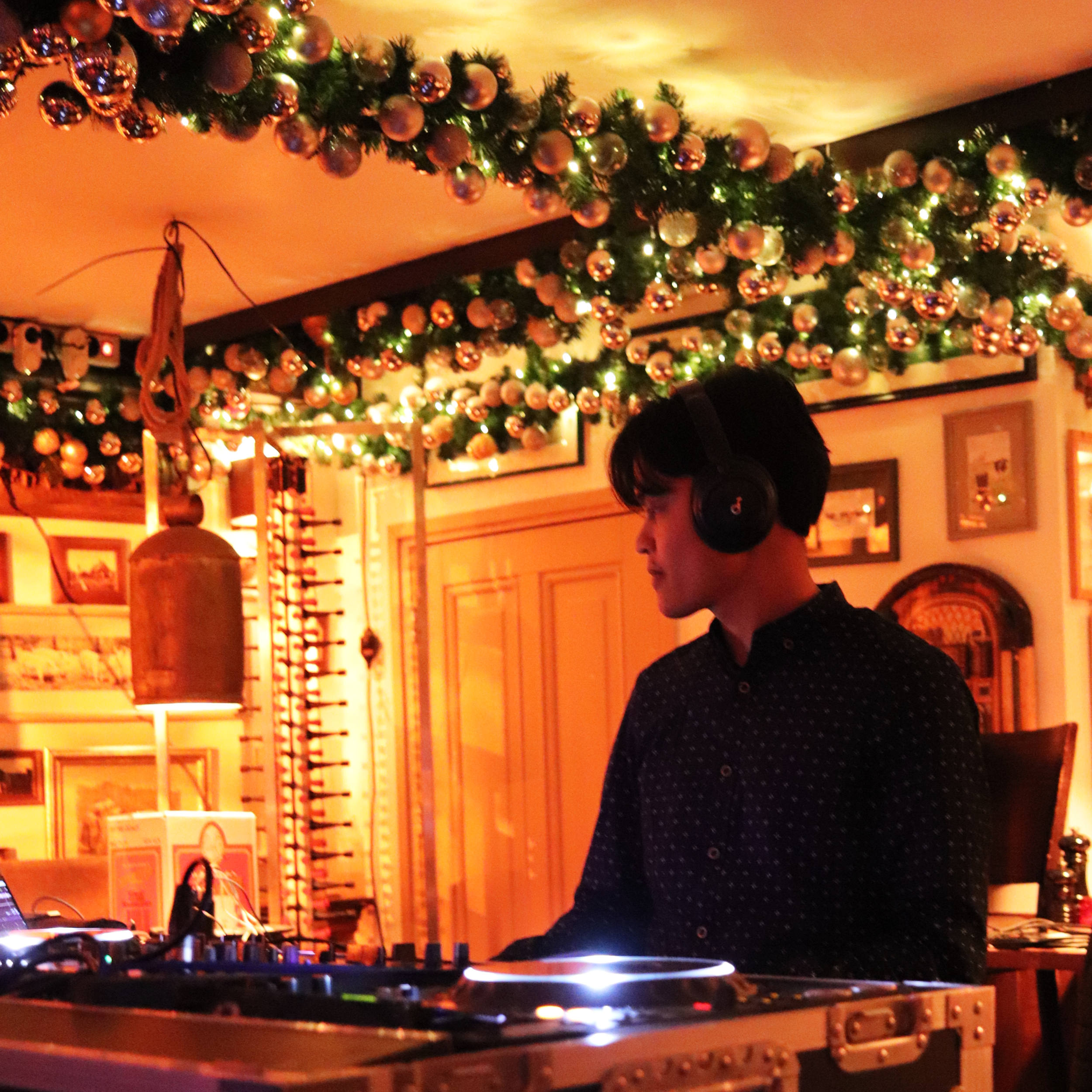 Frontroh performing live on Christmas